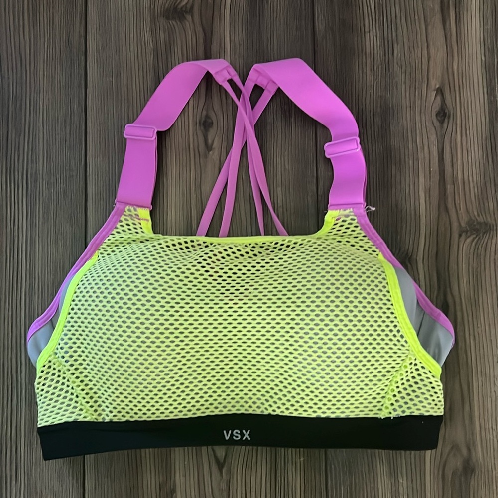 Victoria’s Secret sports bra size 32B